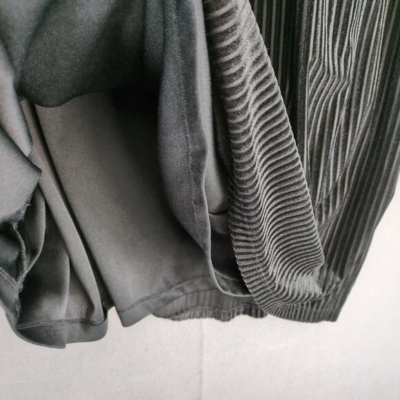 Wild Fable Black Ribbed Velvet Mini Dress Sz XL Shift Oversize V-Neck Whimsigoth - Picture 9 of 10